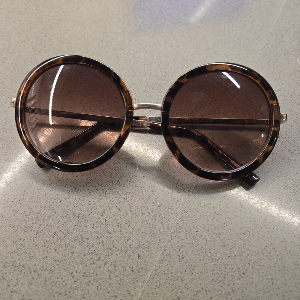 Tortoise Shell Round Sunglasses - Picture 6 of 7